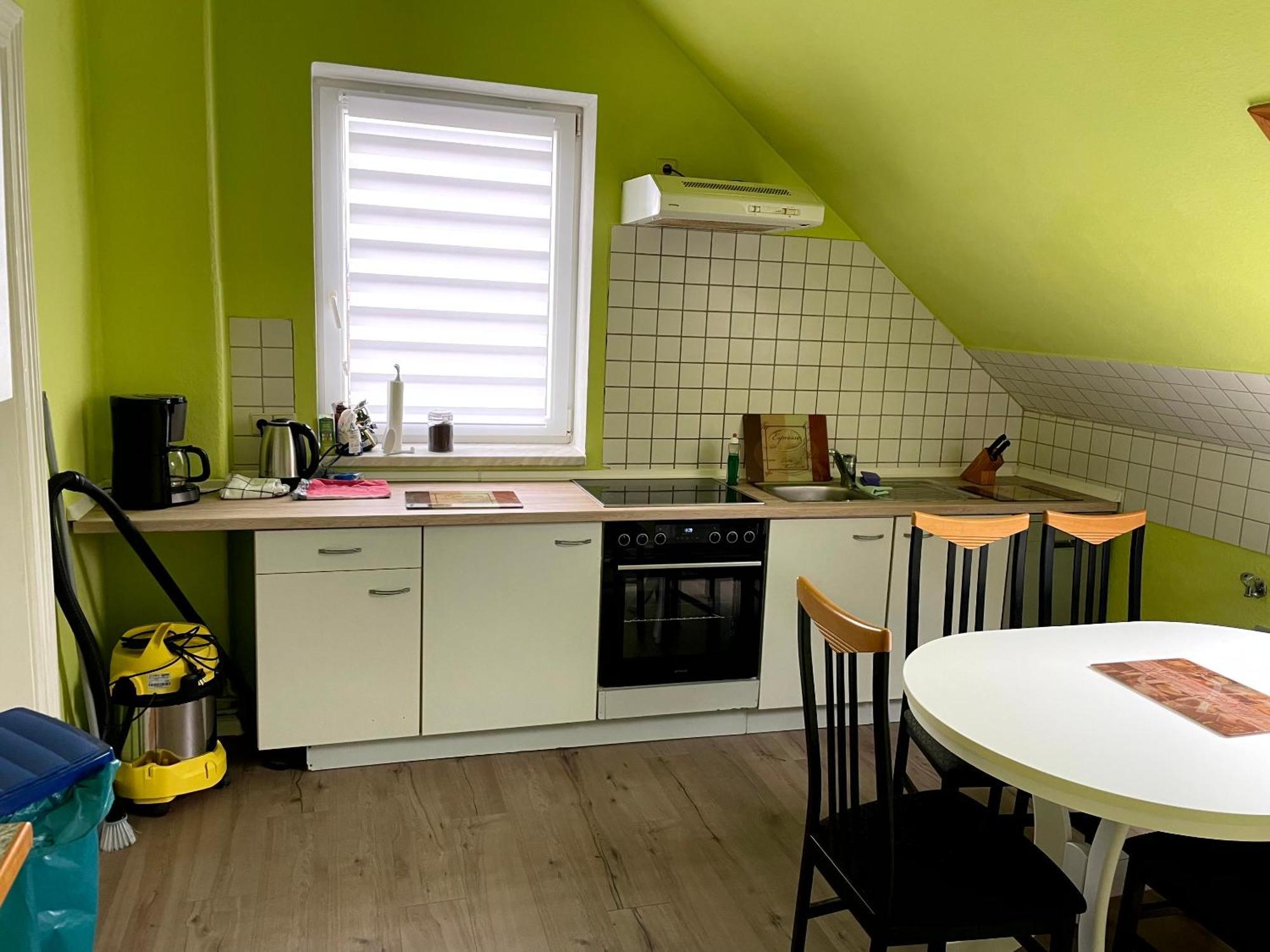 Modernes Apartment Mit 2 Schlafzimmern Und Privatparkplatz Nahe Innenstadt Neumünster Eksteriør bilde