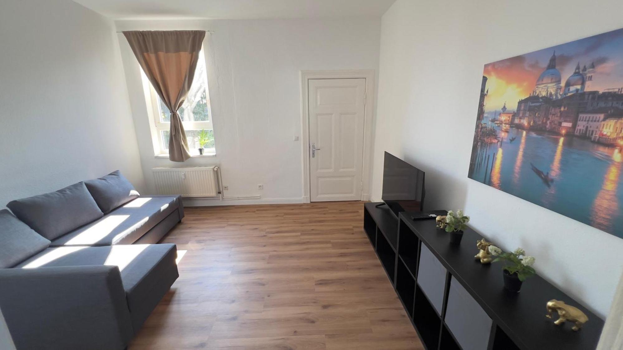 Modernes Apartment Mit 2 Schlafzimmern Und Privatparkplatz Nahe Innenstadt Neumünster Eksteriør bilde